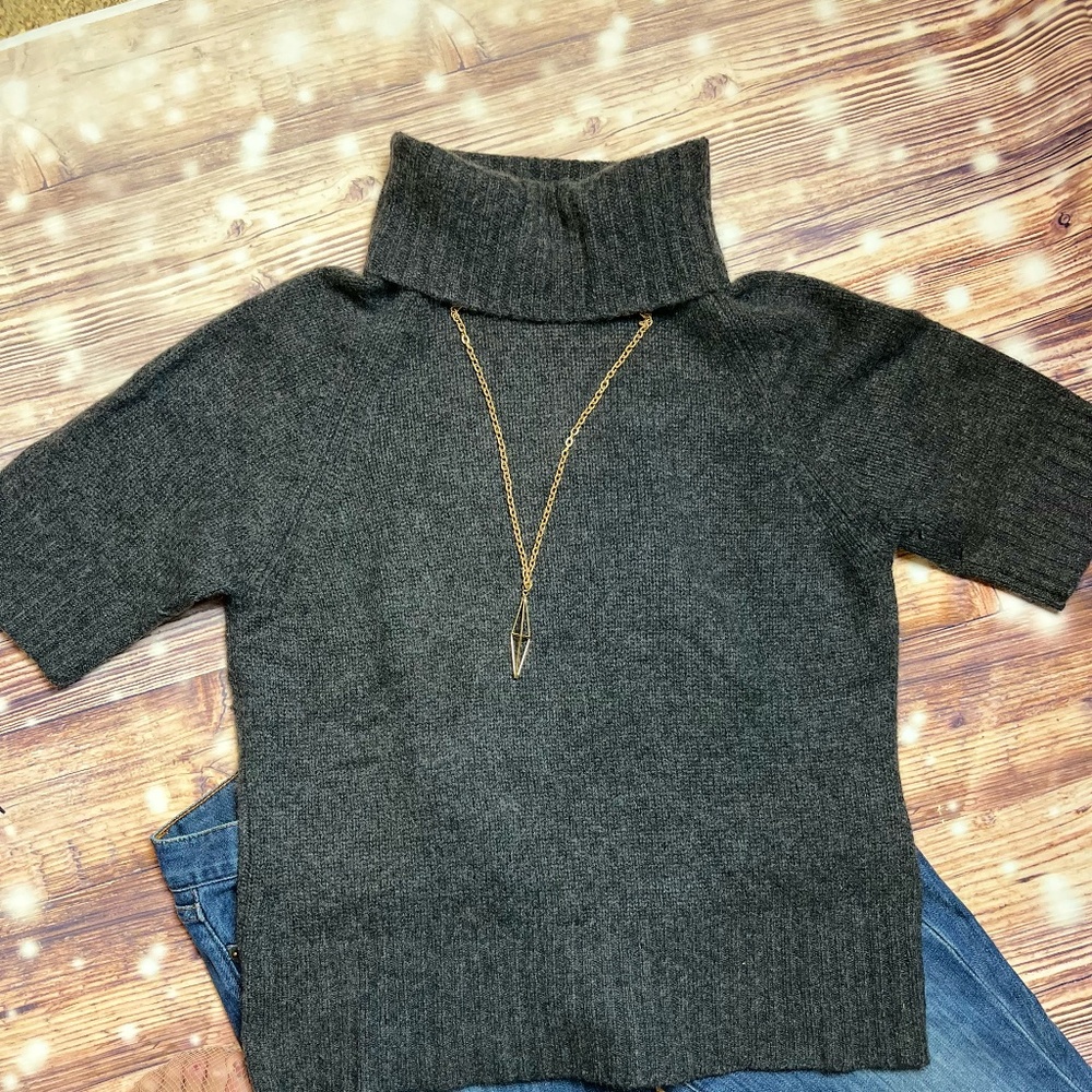 NWT Gray Cashmere Short Sleeve Turtleneck Sweater - Size L